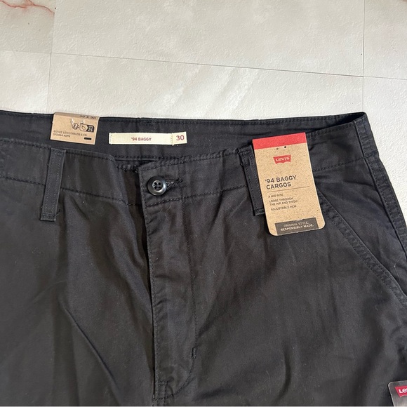 NWT Levi's 94 Baggy Cargo Pants In Black Size 30 Women's - Picture 11 of 11